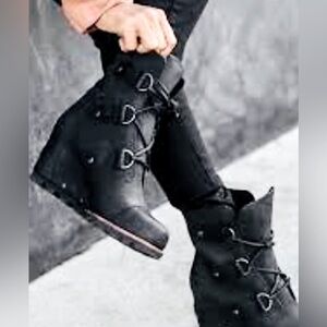 Sorel Joan of Arctic Wedge II Waterproof Bootie in Black size 6.5